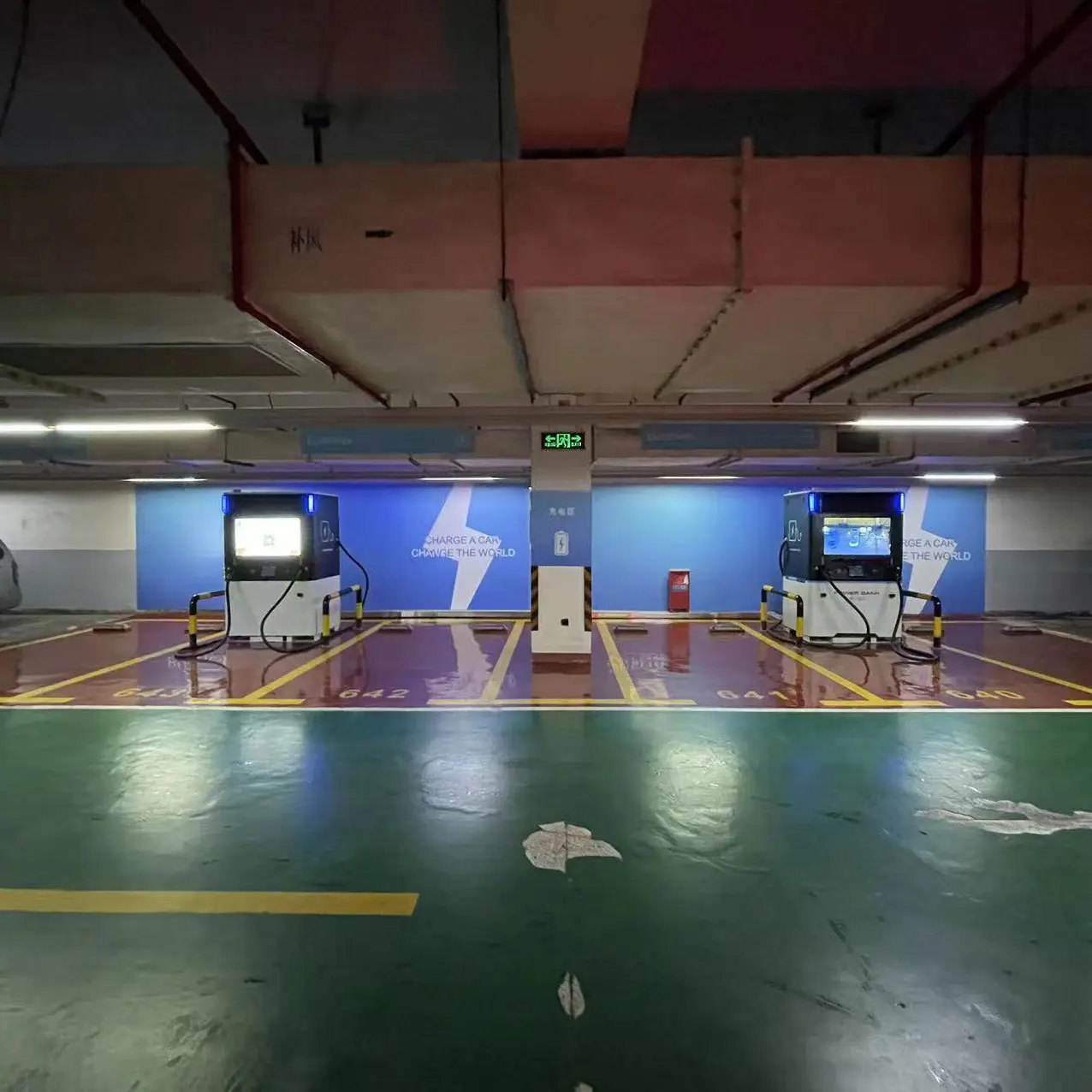 Estación de carga de aparcamiento subterráneo para vehículos eléctricos